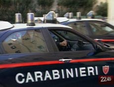 http://www.sorrentoedintorni.it/news/varie/Auto-carabinieri.jpg